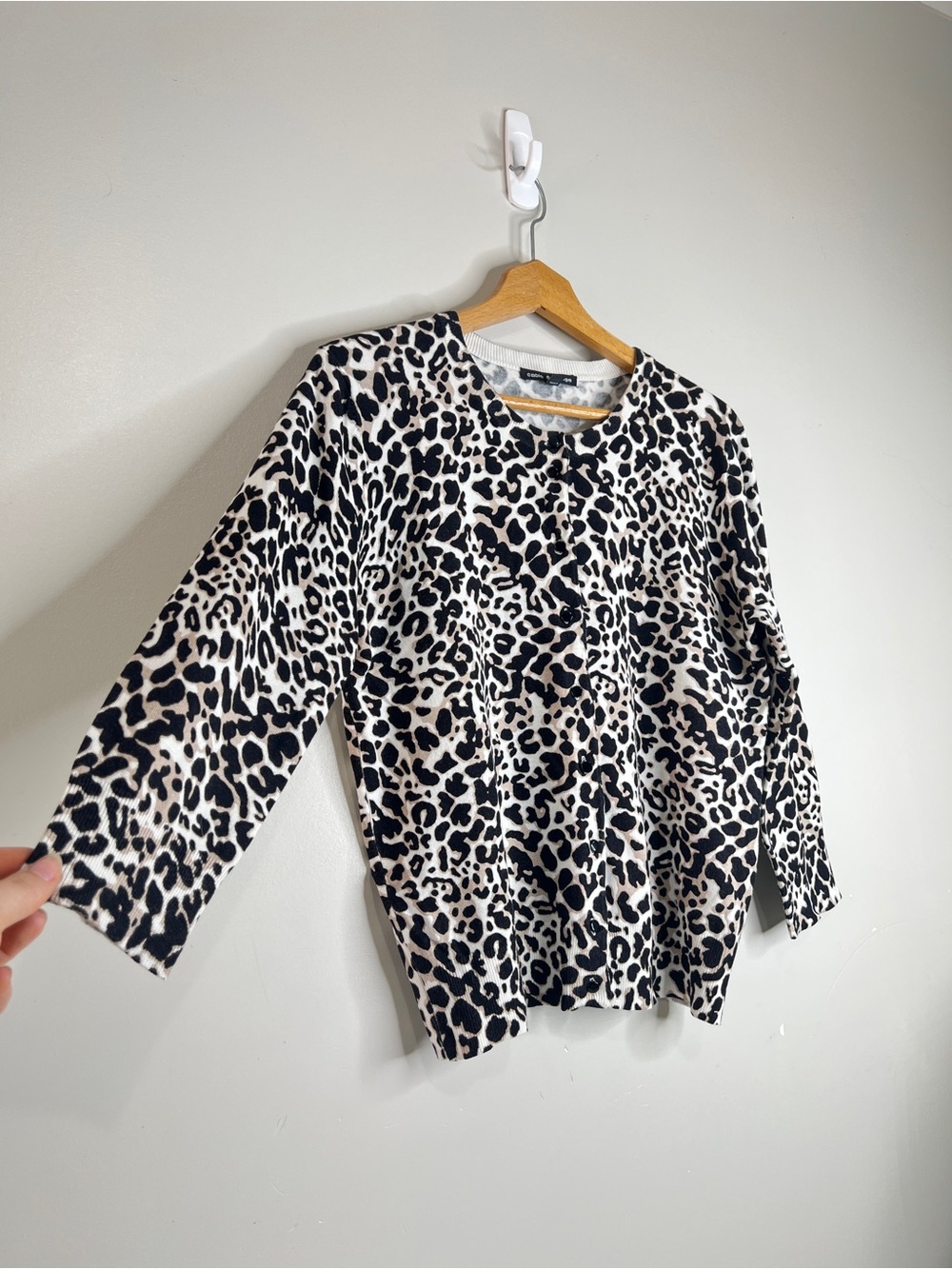 Cable and Gauge Leopard Print Cardigan Size Large Casual Chic Animal Print Top